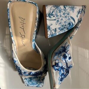 Betsey Johnson Blue and White Heels with Floral Design